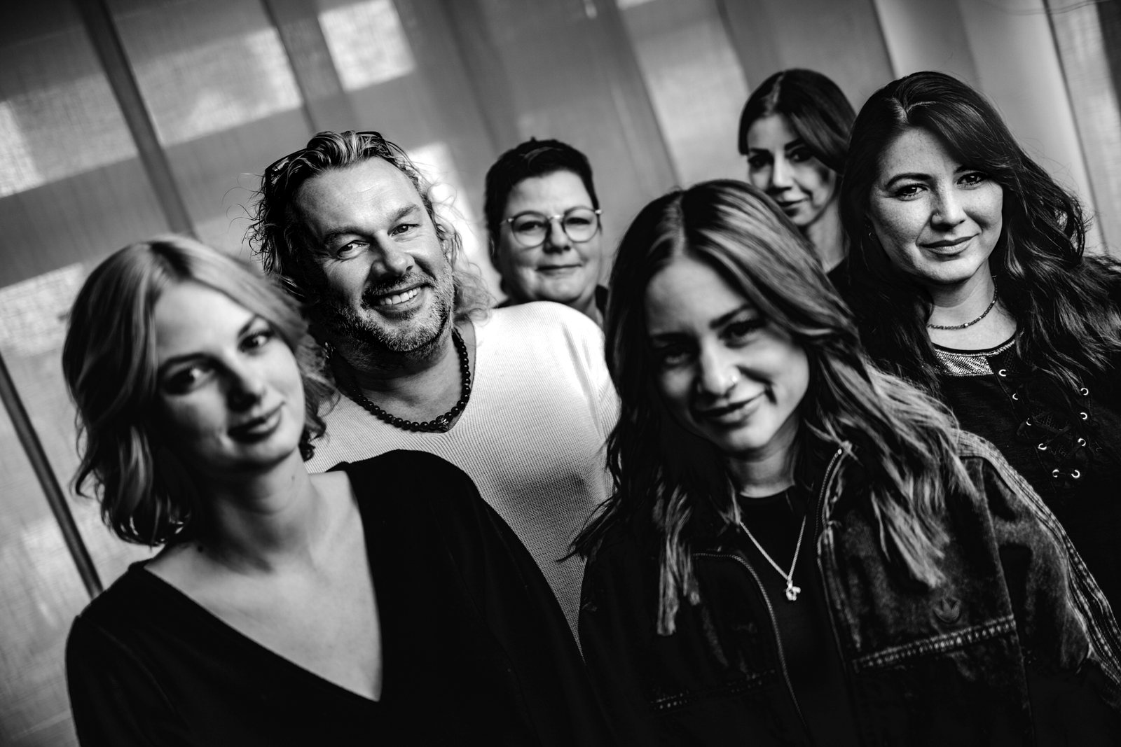 Das Team der H-Galerie — Torsten Hanel mit seinem Team